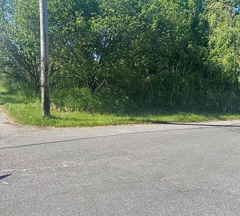 2nd image of Hemlock Drive