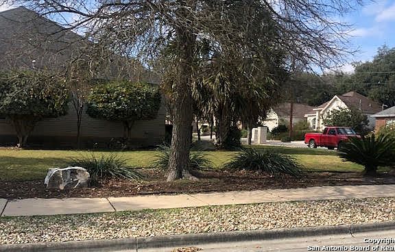 3rd image of 316 Elmwood Dr