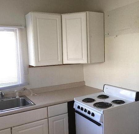 4th image of 15730 32nd Ave