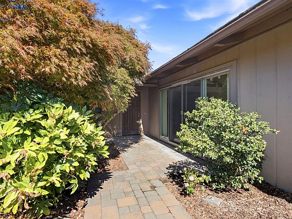 5th image of 59 Mount Muir Court