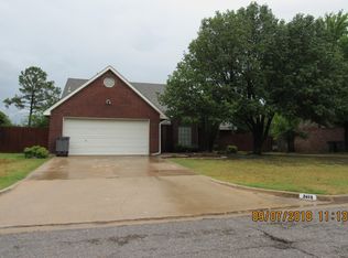 2419 NE 9th St, Lawton, OK 73507