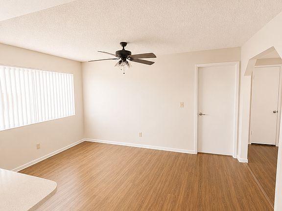 3rd image of 1818 W Portobello Ave