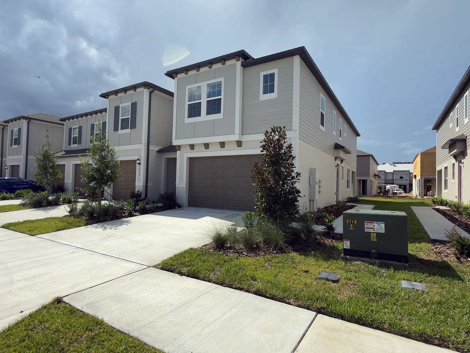 3 bed, 2.5 bath, 1807 sqft, $2,200 — Photo 2