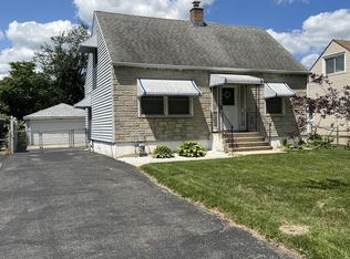 418 Fremont St, West Chicago, IL 60185
