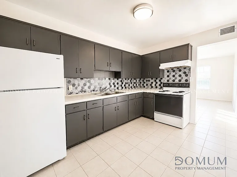 1811 Perkins Ave #4 — Photo 7