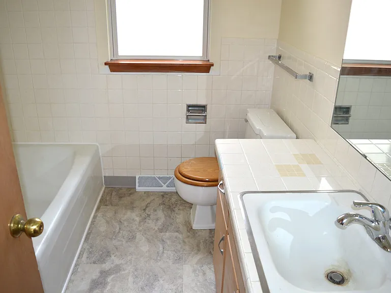 149 Leon St #1 — Photo 6