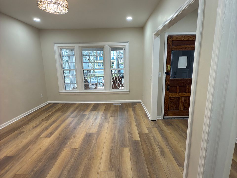 1st image of 153 Oxford Ave #1