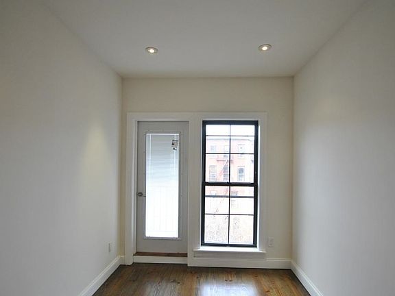 3rd image of 583 Putnam Ave #6