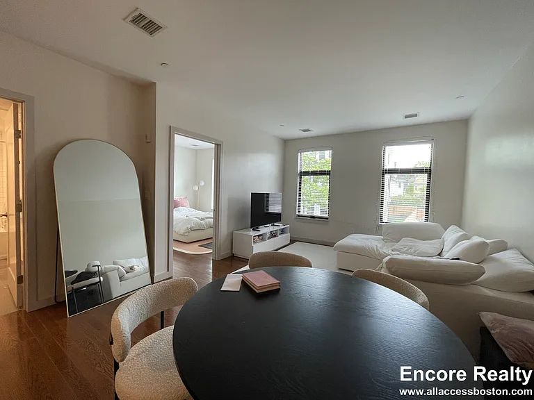 454 Harvard St #204 — Photo 21