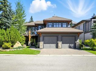 16 Spring Valley Ln SW, Calgary, AB T3H4V2