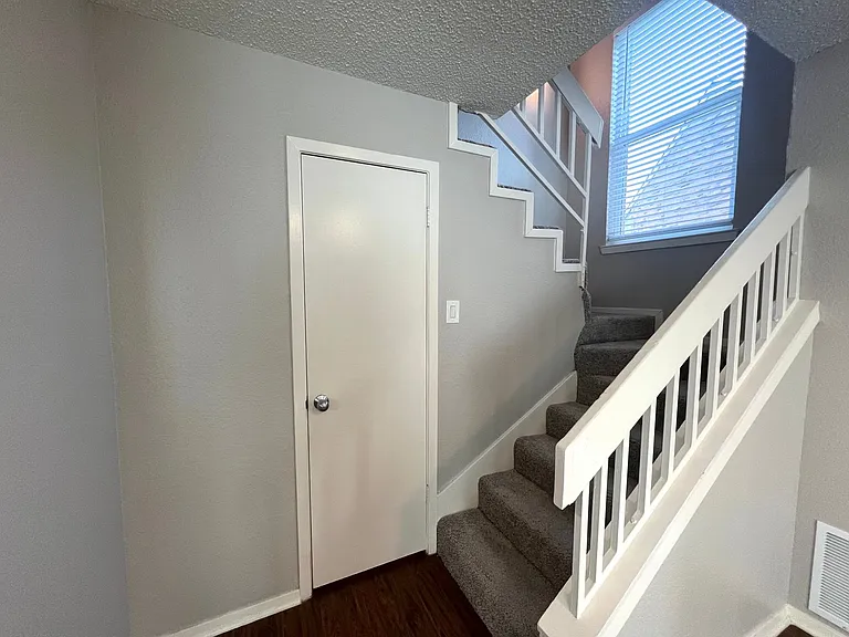 2018 W Rundberg Ln #8B — Photo 11