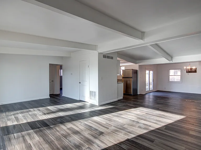 403 Whitehall Dr — Photo 17