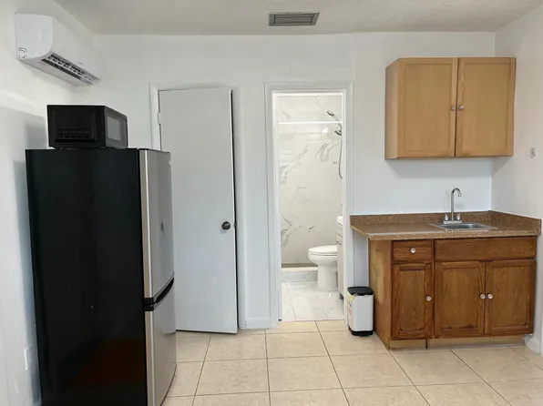 425 W 42nd St, Hialeah, FL 33012
