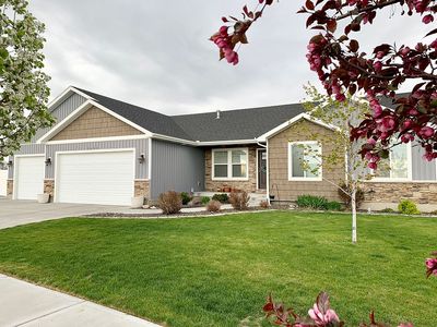 5653 S Cottontree Ln, Ammon, ID, 83406