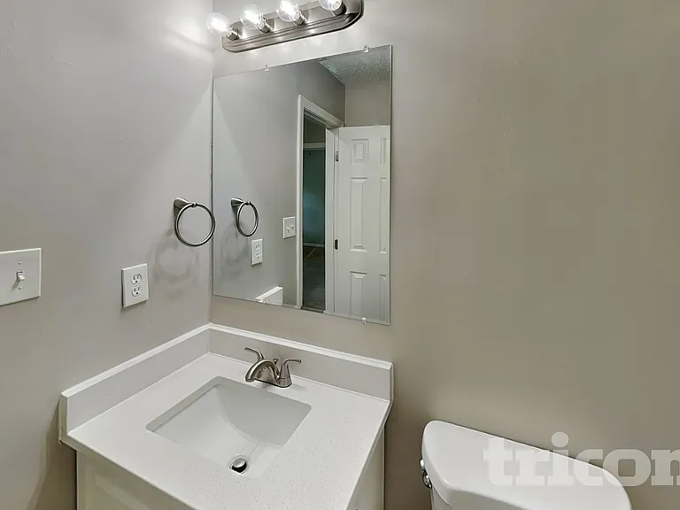 235 Chattaroy Dr — Photo 13