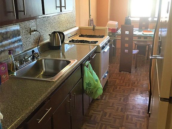 4th image of 2942 W 5th St APT 2O