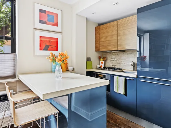 319 West 18th Street 1A image 3 of 16