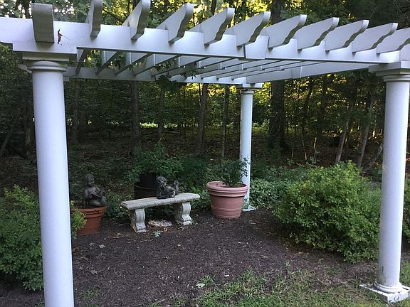 3rd image of 13526 Fredericksburg Tpke