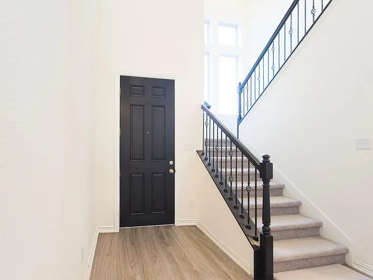 627 Pheasant Hill Ln — Photo 2