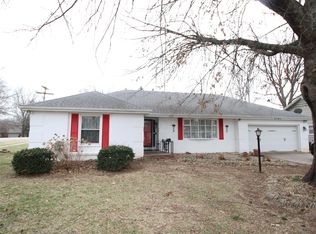 2052 E Mimosa St, Springfield, MO 65804
