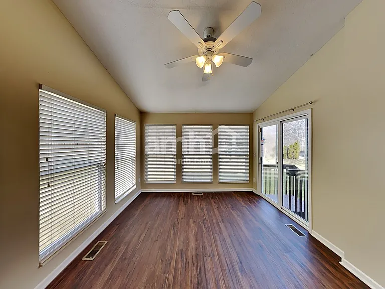 338 Calebs Ct — Photo 9