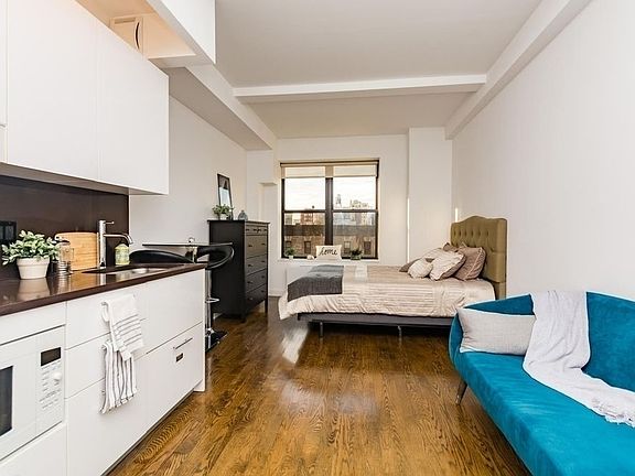 4th image of 212 W 91st St APT 315