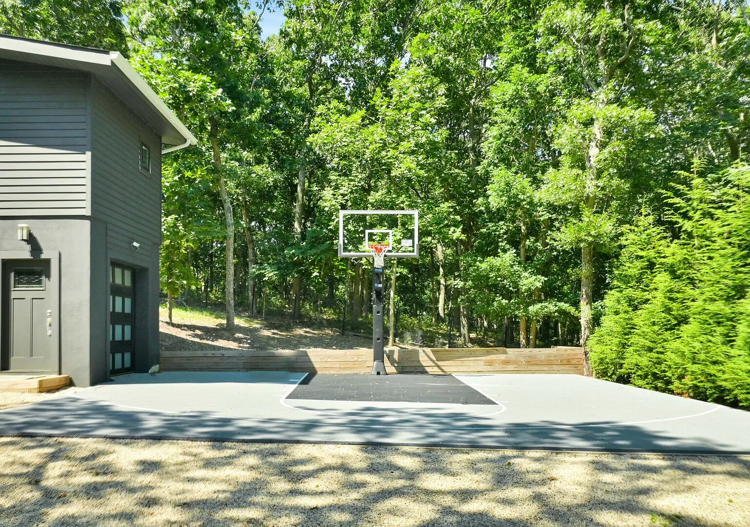 Designer Gut Renovated Farmhouse on over 1 Acre, private pool — Photo 4