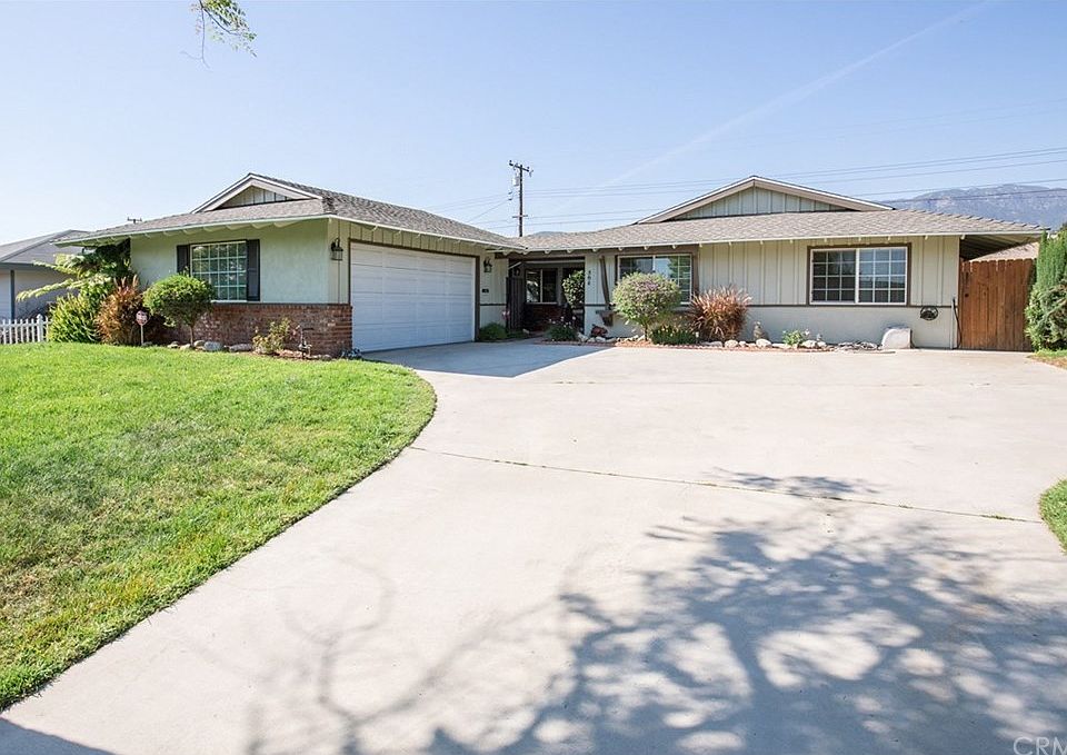 1st image of 305 Wagner Dr