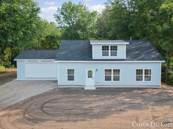 11712 Wilson St, Nunica, MI 49448