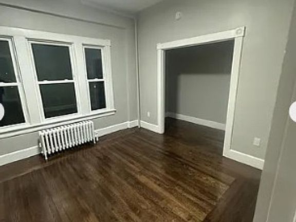 5th image of 1068 Broad St