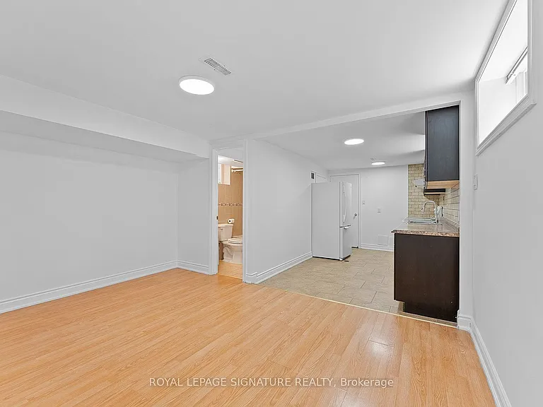 502 Westmount Ave #LOWER — Photo 12