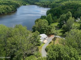 357 Lake Russell Rd, Newfoundland, PA 18445