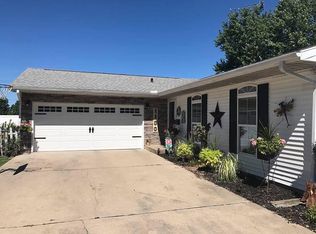 1100 W Northland Dr, Shelbyville, IL 62565