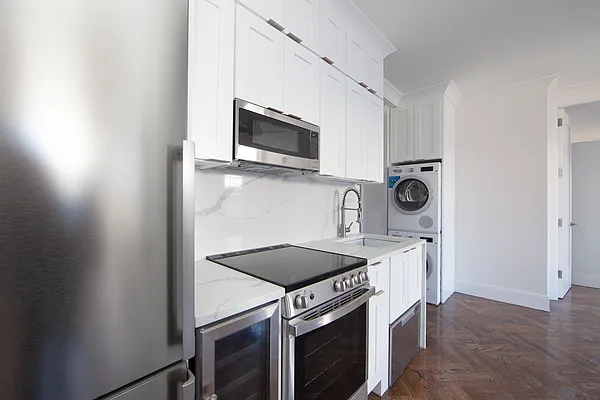 Rented by R New York | media 12