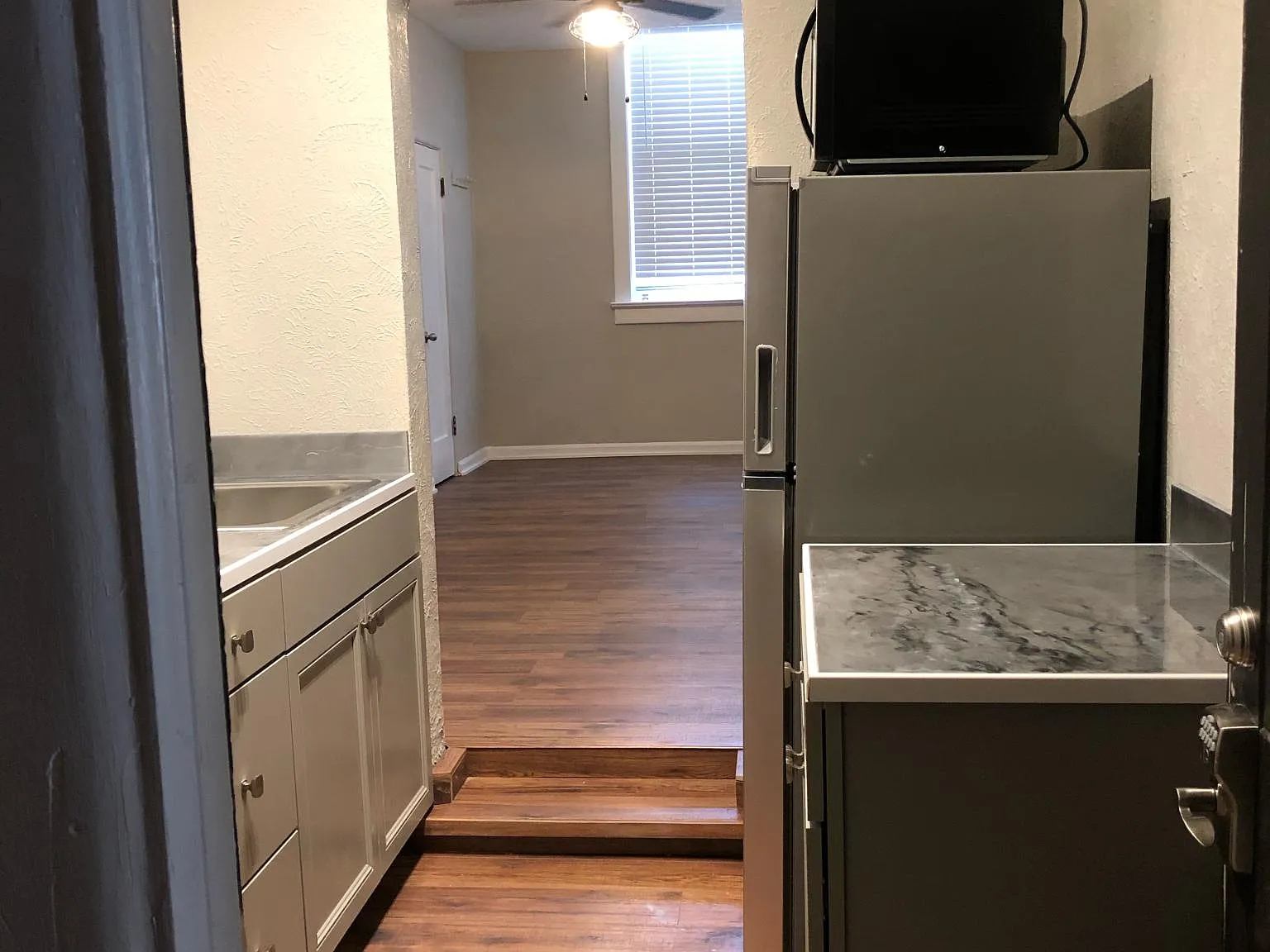 Studio, 336 sqft, $1,095 — Photo 4