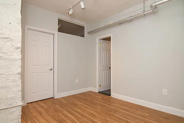 Rented by Compass | media 22