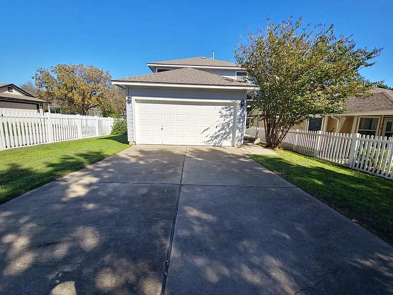 5661 Hartson — Photo 33