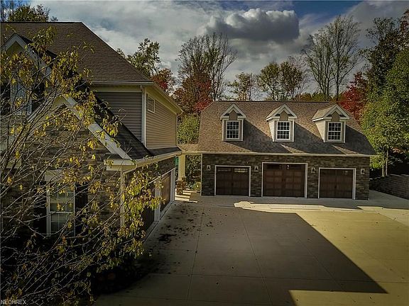 2nd image of 230 Meadow Oaks Trl