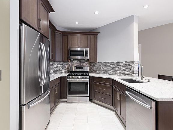 4th image of 1800 Wilson Blvd #327