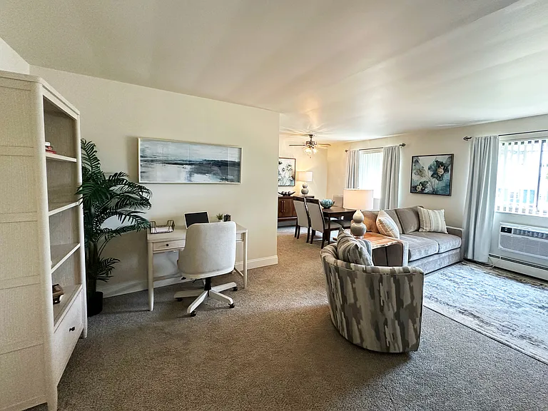 Monroeville Apartments — Photo 42