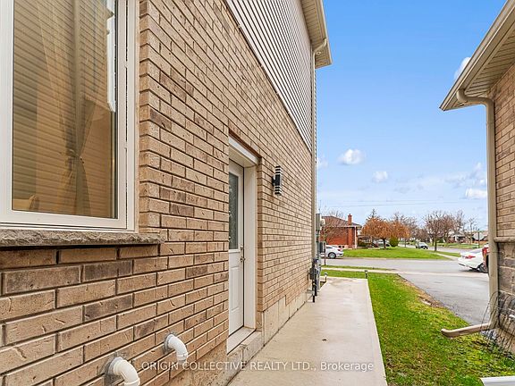 4th image of 152 McCabe Ave
