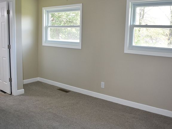 5th image of 9400 High Hill Ct
