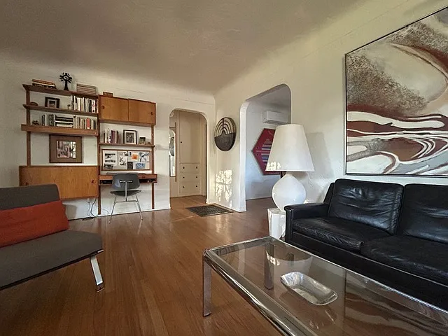 437 Hermosa Dr NE — Photo 3