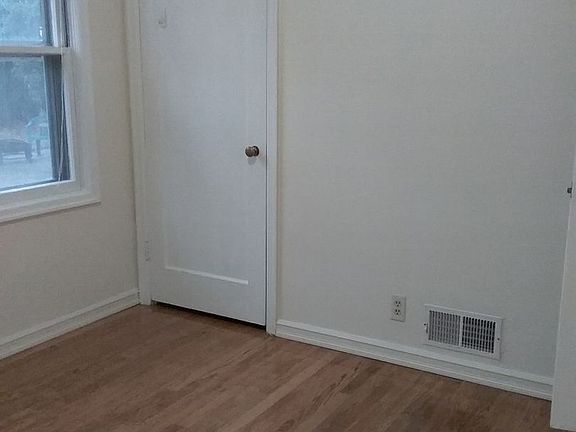 4th image of 2366 Rainier Dr