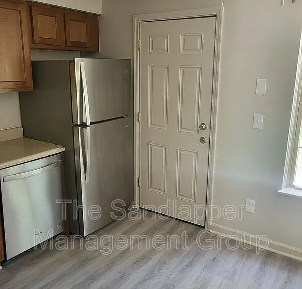 126 Langley Dr #B — Photo 7
