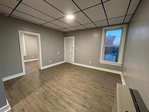 3rd image of 84 Vliet St