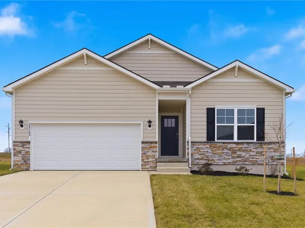 19570 W 202nd Ter, Spring Hill, KS 66083
