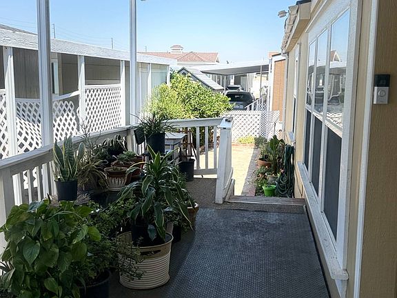 3rd image of 525 N Gilbert St Space 34