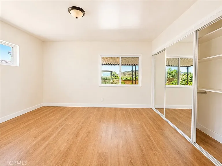 1180 Langley Way — Photo 9