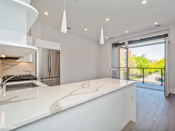 2401 W Wabansia Ave, Chicago, IL